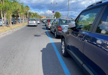 A Riposto tornano le strisce blu in centro. Da sabato al via il servizio