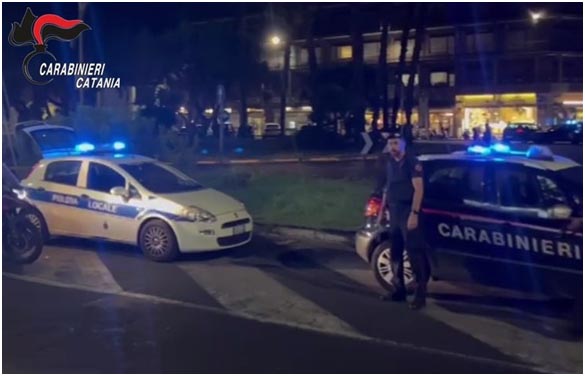 Controlli serrati nei luoghi della movida catanese: 1 arresto per spaccio. Sanzionati 6 parcheggiatori abusivi