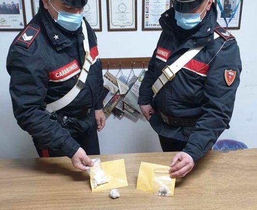Santa Teresa di Riva: 37enne arrestato per detenzione ai fini di spaccio di sostanze stupefacenti