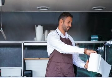 Abbigliamento da lavoro: perch&eacute; scegliere l'outfit aziendale? Te lo diciamo noi