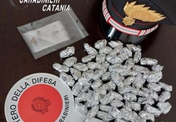 Beccato a spacciare di notte: arrestato un 22enne