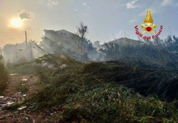 Roghi a Catania, disagi anche per l'aeroporto