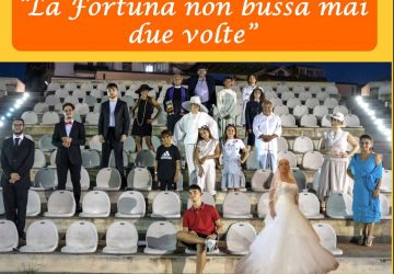 Riposto, l'associazione "Qua la mano" chiude oggi la stagione teatrale con "La fortuna non bussa mai due volte"