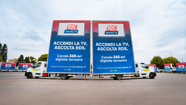 Camion vela pubblicitari per dare visibilità alla propria impresa