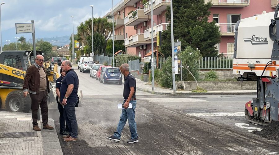 Riposto, al via la bitumazione di un pacchetto di strade ammalorate