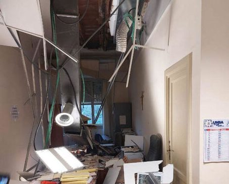 Tribunale di Catania, crolla il soffitto di un ufficio del Gip