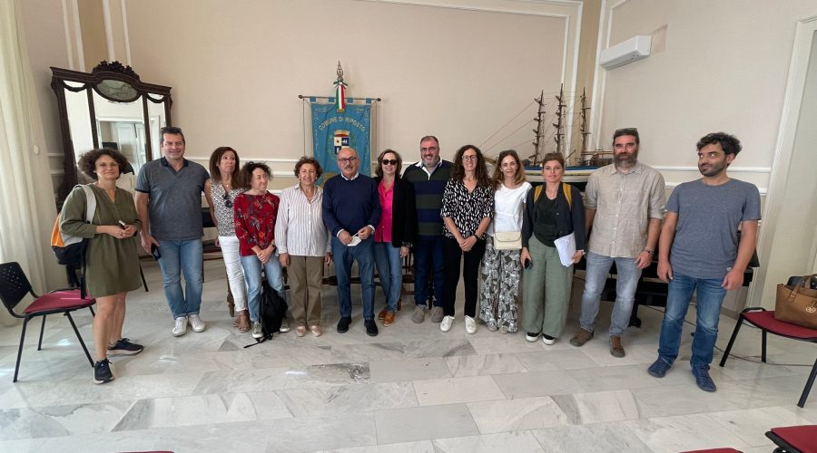 Erasmus: studenti del Pantano e Colajanni in visita al Comune di Riposto