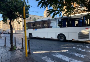 Giarre, criticità trasporto collettivo e scuole non presidiate