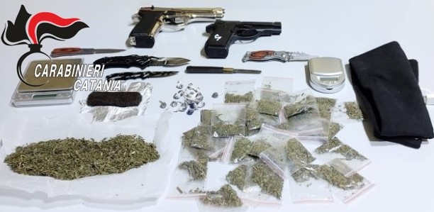 Rapina una lavanderia e un panificio: tre arresti