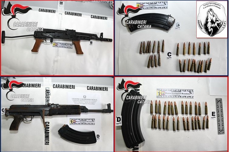 Armi e droga nel sottoscala di un palazzo a Librino VIDEO