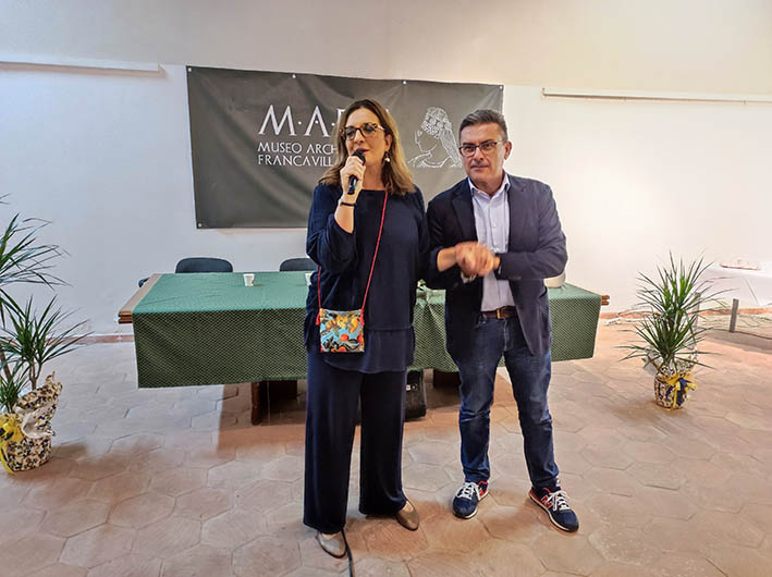 Francavilla, presentato il nuovo romanzo di Catena Fiorello Galeano, “I cannoli di Marites”