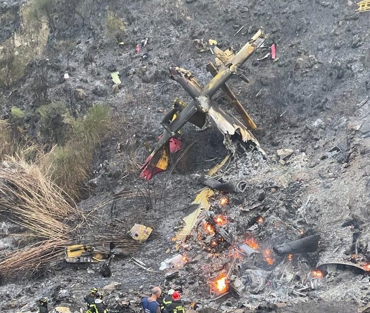 Linguaglossa, precipita un canadair VIDEO IMPATTO AEREO