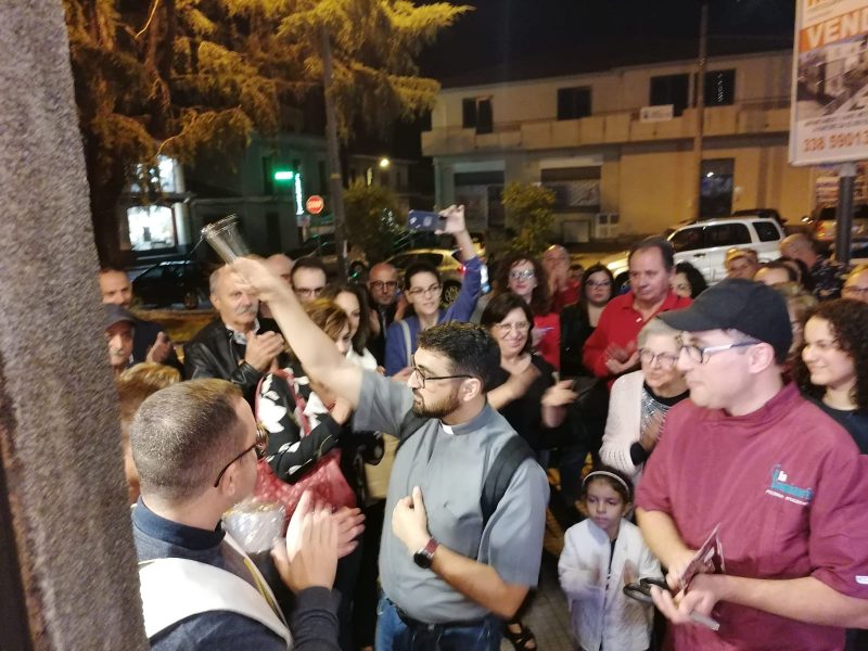Giarre, la pizzeria aperta grazie allo sportello diocesano che aiuta a