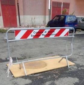 Giarre, proteste per l’ennesimo tombino “volatilizzato”