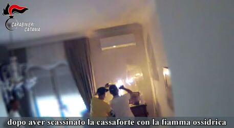 Operazione “Clone”: sgominata dai Cc banda ladri abitazione VIDEO