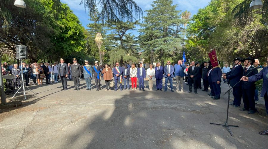 Riposto, Celebrazione del 4 Novembre. Corona al Comune e Villa Pantano