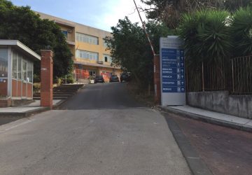 Biancavilla, dramma in Ospedale: 42enne si lancia nel vuoto e muore