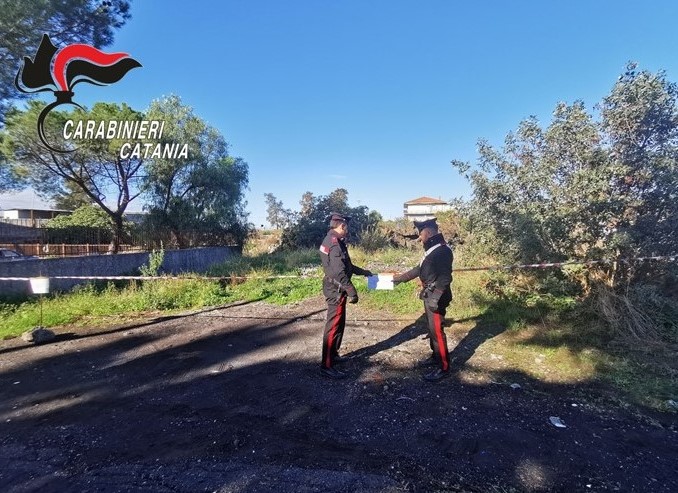 “Sciara” trasformata in discarica: due denunciati