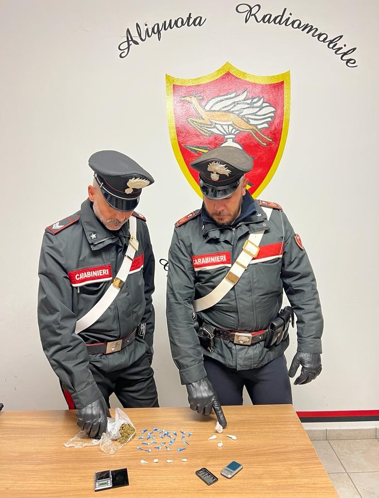 Taormina, controlli dei Carabinieri. Tre persone arrestate e due denunciate