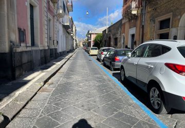 Riposto, strisce blu: da lunedi entrano in vigore i nuovi stalli in centro