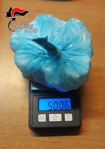 Fermato con la coca negli slip: arrestato dai Carabinieri