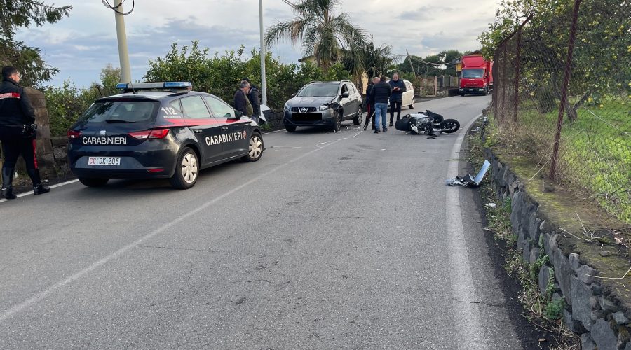 Riposto, incidente auto-scooter sulla provinciale per Carruba