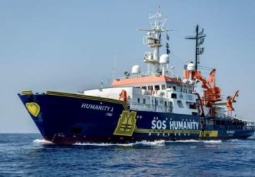 Catania, sbarcano i fragili: tensioni sui migranti rimasti a bordo