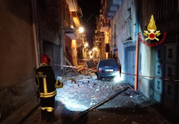 Adrano, esplode una bombola gpl: 2 feriti