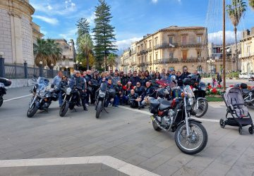 Giarre, in piazza Duomo moto solidali