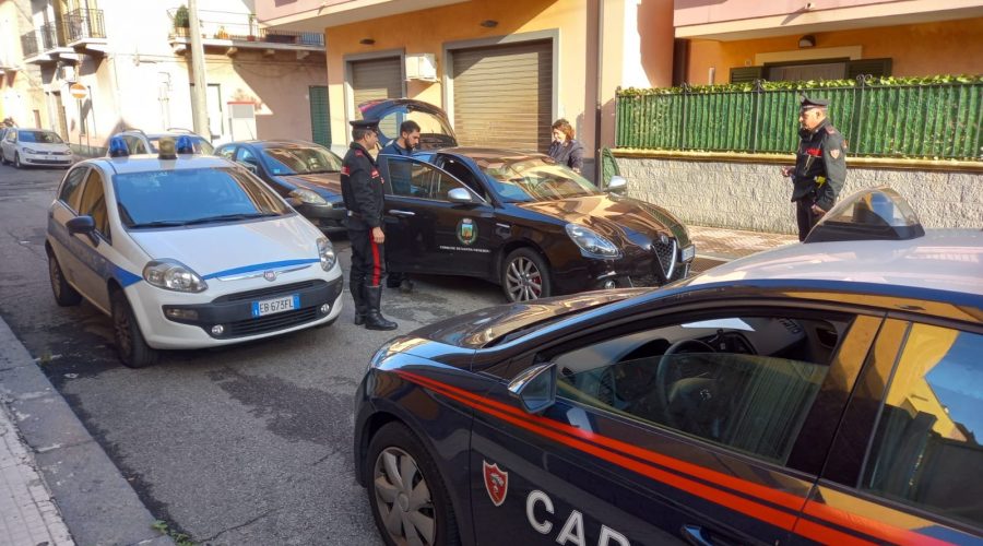 Rubano l’auto istituzionale del sindaco di Santa Venerina. Ritrovata dai Cc a Mascali. Denunciati gli autori