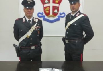 Tradito da uno sguardo: arrestato corriere di droga &ldquo;a domicilio&rdquo;