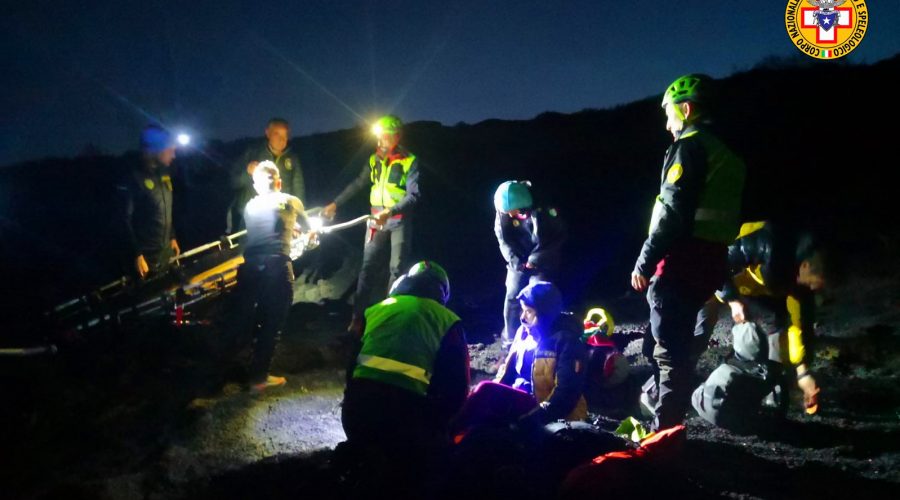 Escusionista cade e si ferisce: soccorsa sul versante Nord dell’Etna