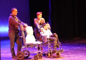 Successo per lo spettacolo di Nèon con attori disabili