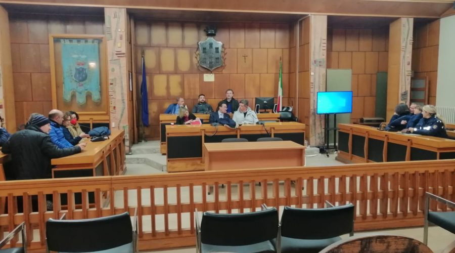 Giarre, il sindaco “carota e bastone” con la Polizia locale