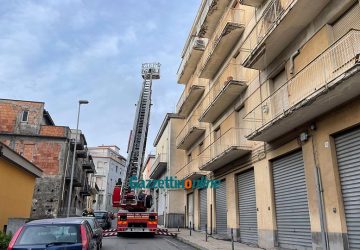 Giarre, anziana cade in casa da sola. Soccorsa dai vigili del fuoco