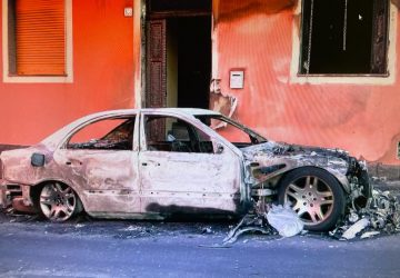 Santa Venerina, duplice incendio auto di natura dolosa