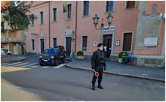 Francavilla di Sicilia, aggredisce gli anziani genitori: arrestato 57enne