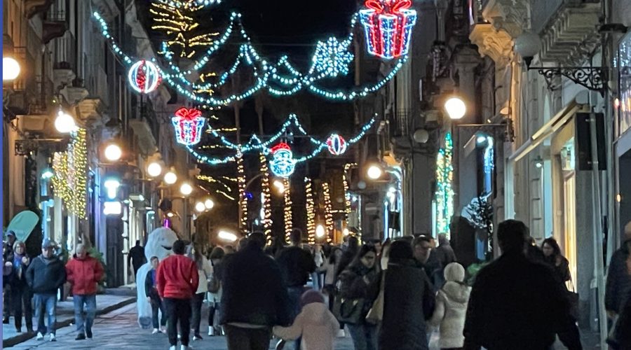 Giarre, l’isola pedonale in corso Italia piace e convince