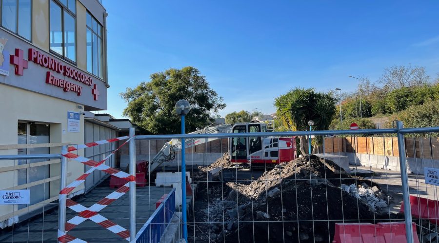 Giarre, Ospedale: cantieri “Camera calda” ripartono domani. Nuova visita del sindaco Cantarella