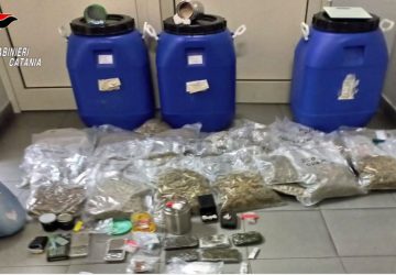 Controllavano in video il loro prezioso &ldquo;deposito&rdquo;: arrestata una giovane coppia di spacciatori