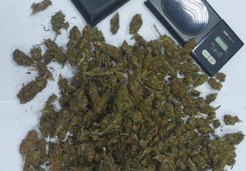 Pusher minorenne a lavoro con &ldquo;ordinazione&rdquo; telefonica: arrestato