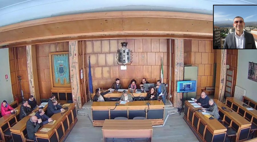 Giarre e il dissesto: difficile uscire dal tunnel. “Il sindaco Cantarella non risana l’Ente”