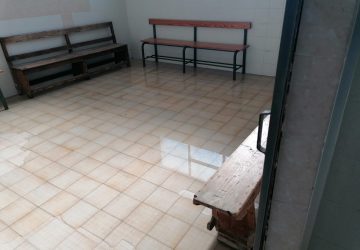 Giarre, spogliatoi e servizi igienici del pala Cannav&ograve; allagati