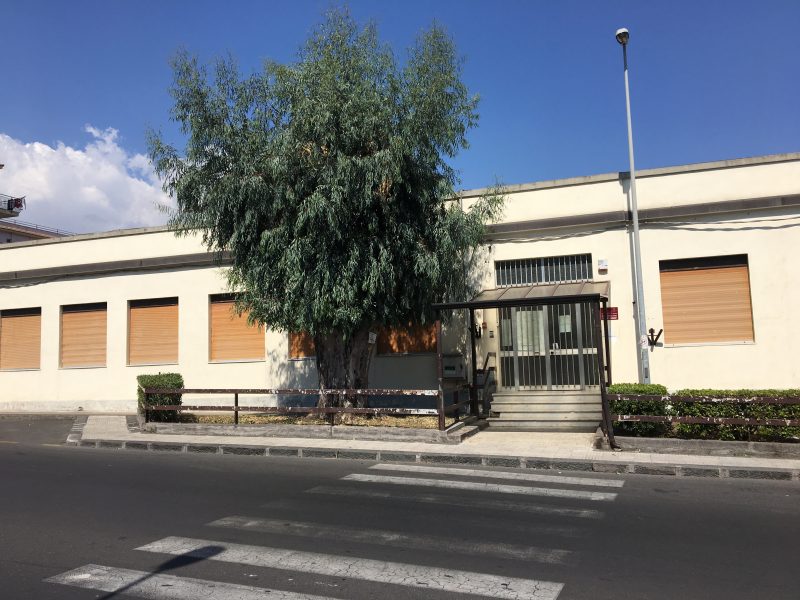 Riposto, vile furto con scasso alla Quasimodo: rubati strumenti musicali