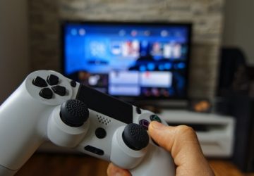 Videogiochi: scopriamo i dispositivi pi&ugrave; utilizzati in Italia