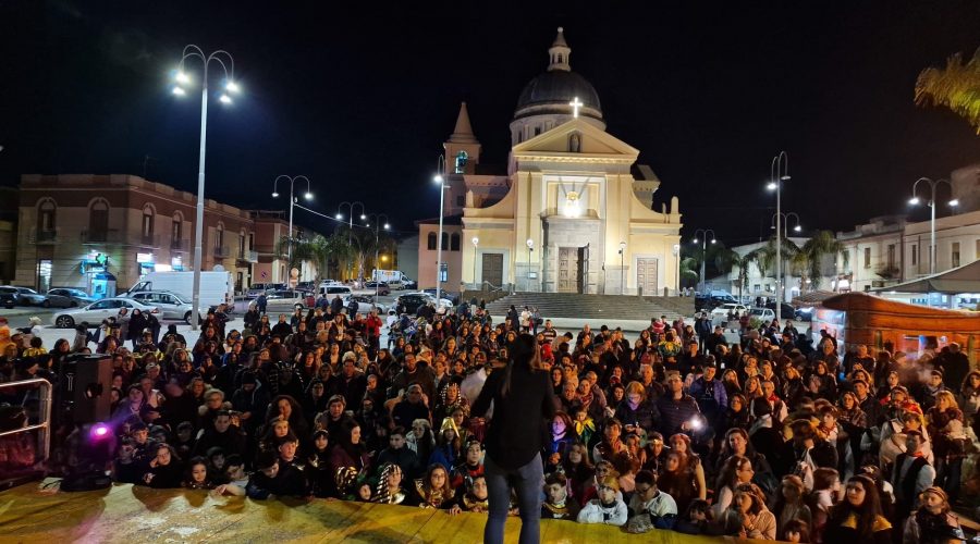 Carnevale di Mascali, finale con il botto