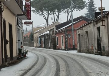 Allerta rossa: soliti allagamenti a Giarre. Milo e Fornazzo "invase" dalla neve