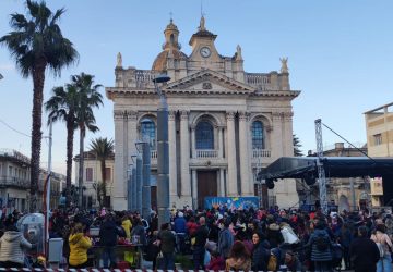 Carnevale a Riposto, successo di presenze tra musica, divertimento e tradizioni popolari