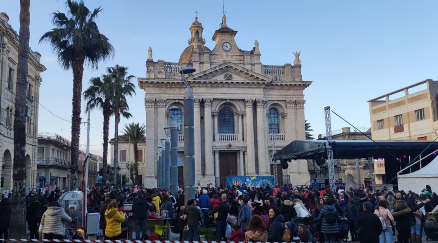 Carnevale a Riposto, successo di presenze tra musica, divertimento e tradizioni popolari