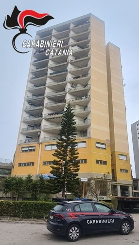 &ldquo;Librino&rdquo;: 80 denunce per allacci abusivi alla rete elettrica e idrica